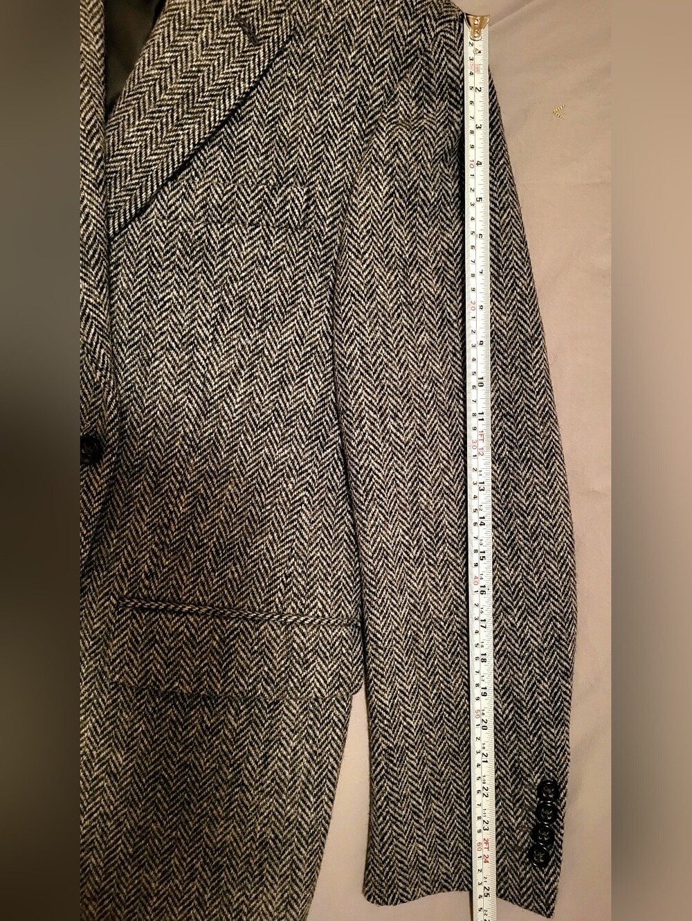 Men's Herringbone Harris Tweed Two-Button Blazer - 40 Regular - Picture 11 of 11